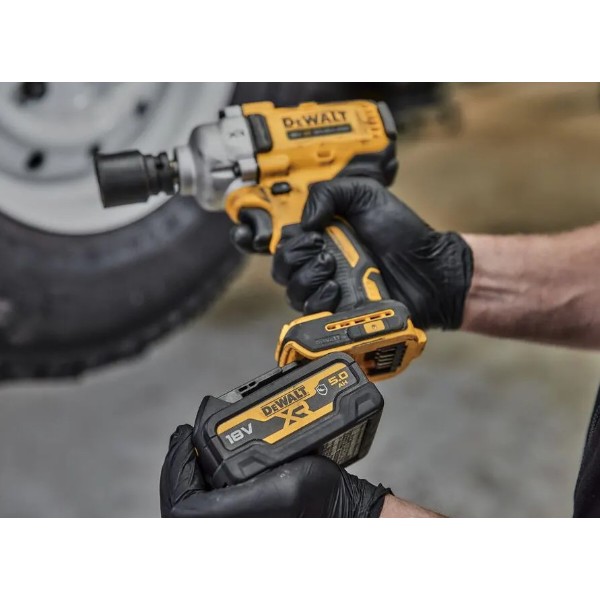Фото - Гайковерт аккумуляторный DeWALT DCF891P2T